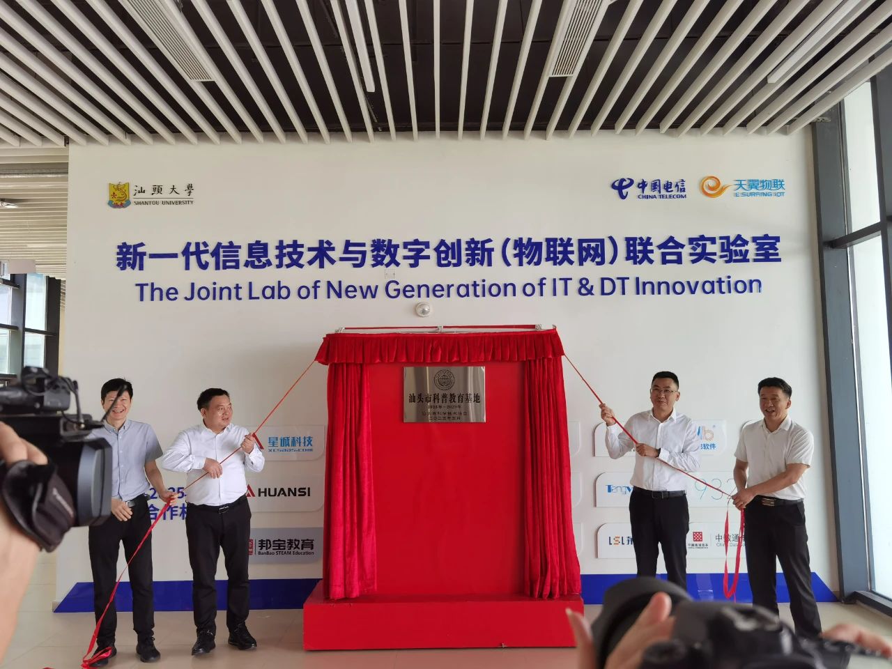 0eccc1f0a7713ac98bef3b980144dcf0.jpg